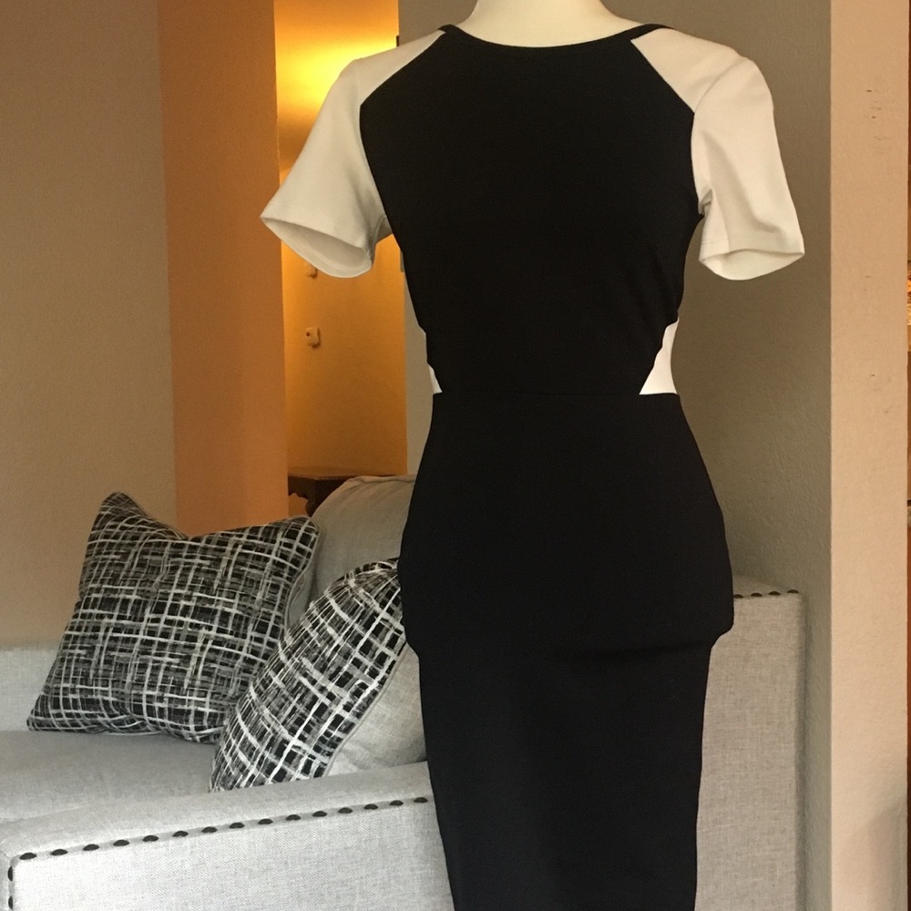 Beautiful black and White drees Lulus. - Picture 5 of 8